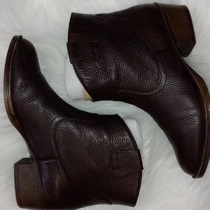 Kenneth Cole Reaction booties